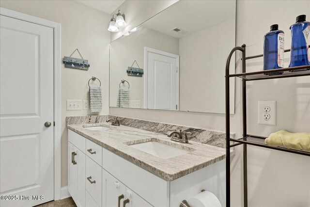 11 Bedford Cir, Pinehurst, NC 28374 - bathroom featuring double vanity