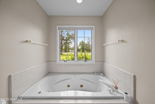 9333 Doris Dr, Oriental, NC 28571 - full bathroom featuring a jetted tub