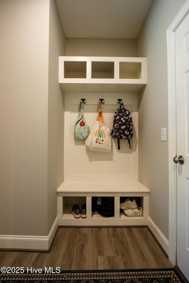 90 N Lamplighters Walk, Hampstead, NC 28443 - mudroom with wood finished floors and baseboards