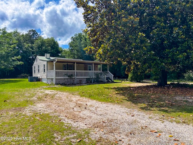178 Stanley St, West End, NC 27376 - view of front facade with a porch and a front lawn