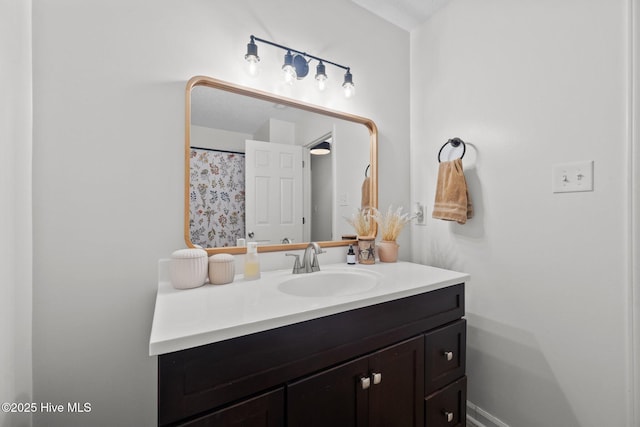 303 Foxtrace Ln, Hubert, NC 28539 - full bath with vanity