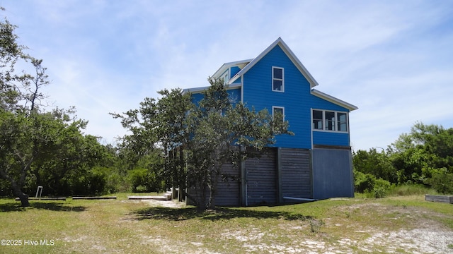 105 Sandy Landing Rd, Cedar Island, NC 28520 - view of side of home
