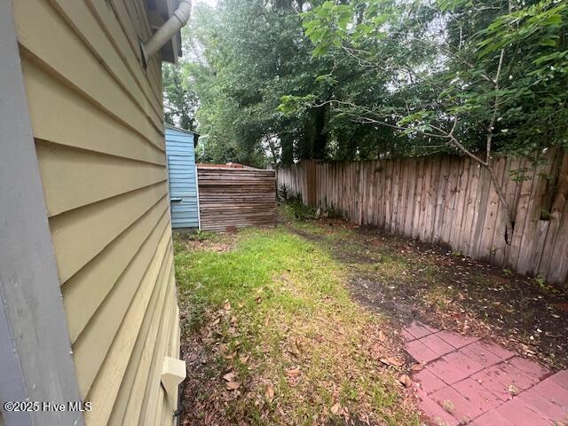 617 Fullwood St, Wilmington, NC 28401 - view of fenced backyard