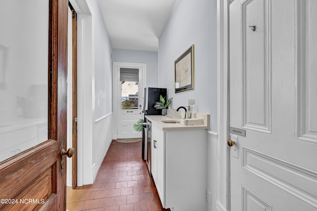 412 S 3rd St, Wilmington, NC 28401 - laundry room featuring a sink