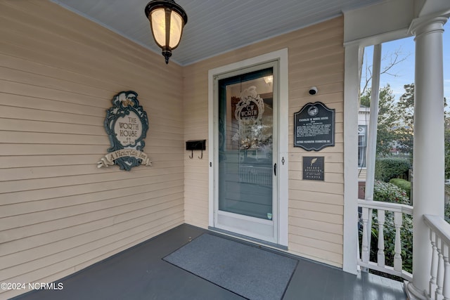412 S 3rd St, Wilmington, NC 28401 - property entrance with a porch