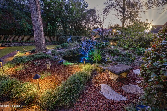 412 S 3rd St, Wilmington, NC 28401 - view of yard with a small pond