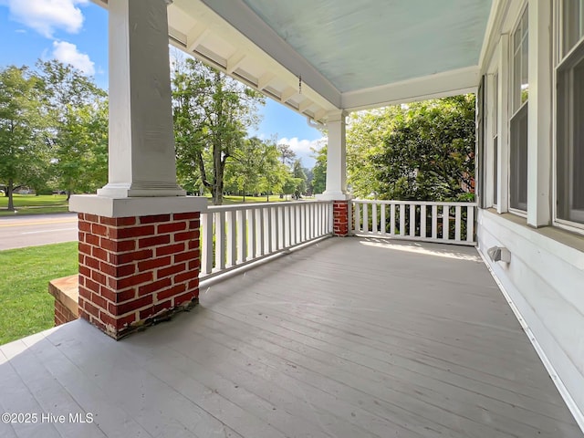 110 Virginia Rd, Edenton, NC 27932 - deck featuring covered porch