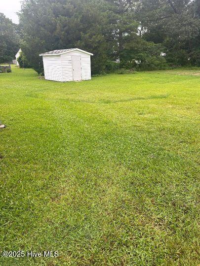 302 N Main St, Robersonville, NC 27871 - view of green lawn