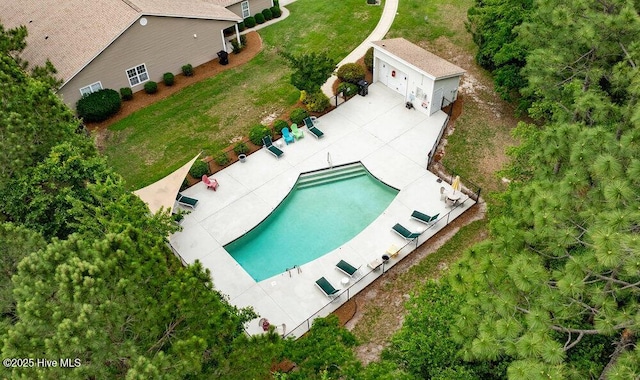 7475 Thais Trl, Wilmington, NC 28411 - view from above of property featuring a pool area