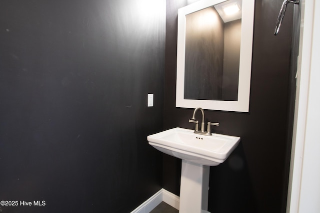 302 N 16th St, Morehead City, NC 28557 - bathroom featuring baseboards