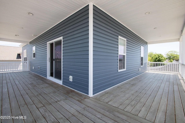 302 N 16th St, Morehead City, NC 28557 - view of wooden deck