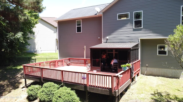 44 Nassau Ct, Clayton, NC 27520 - back of property with a deck