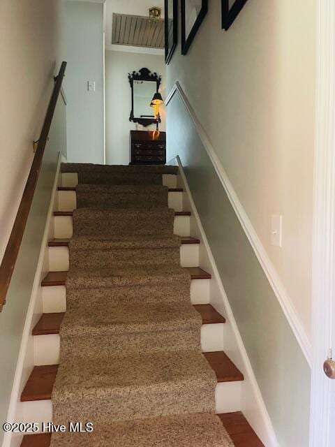 2008 Hardee Rd, Kinston, NC 28504 - view of stairway