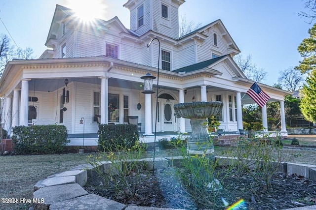 view of front of property with covered porch