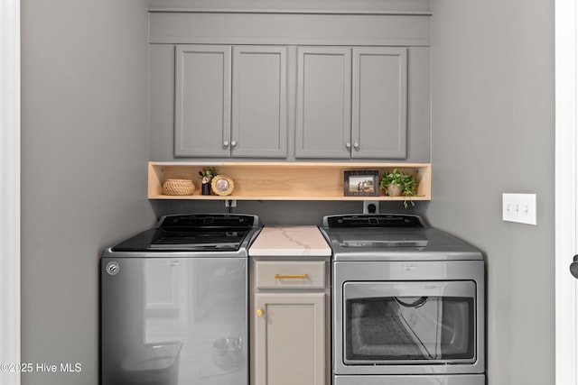 415 Point View Ct, Wilmington, NC 28411 - laundry area with cabinet space and independent washer and dryer