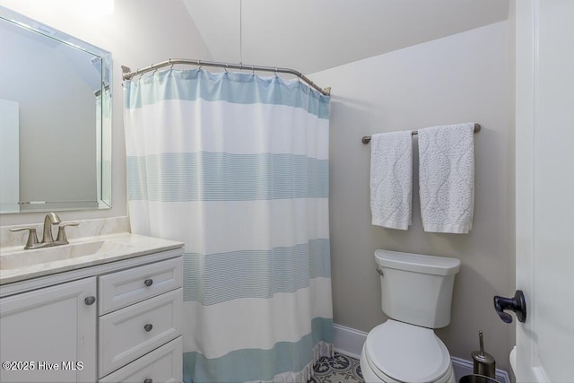 4010 Sienna Trl, New Bern, NC 28562 - bathroom featuring vanity, toilet, and a shower with shower curtain