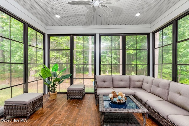 4010 Sienna Trl, New Bern, NC 28562 - sunroom / solarium featuring a ceiling fan and outdoor lounge area
