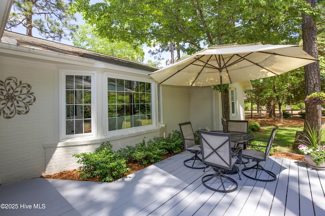 7 Saddle Pl, Pinehurst, NC 28374 - deck with outdoor dining area