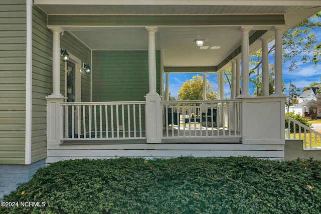 107 Rockingham Rd, Rockingham, NC 28379 - exterior space with a porch