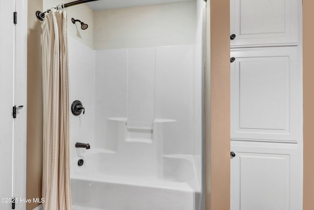 207 Hooping Crane Ln, Goldsboro, NC 27530 - full bathroom featuring shower / bath combo