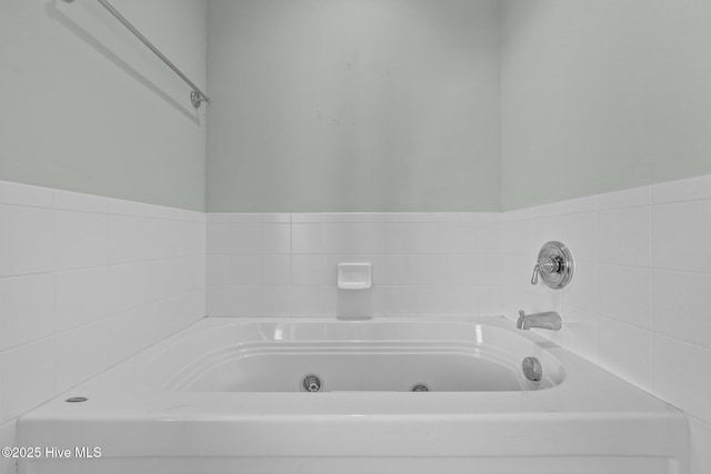 905 N Anderson Blvd, Topsail Beach, NC 28445 - bathroom with a jetted tub