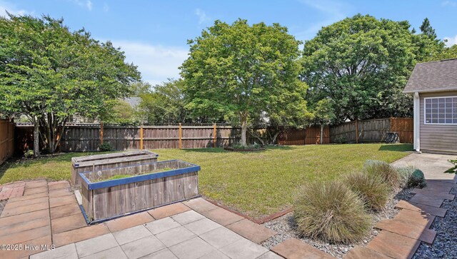 416 Point View Ct, Wilmington, NC 28411 - view of yard with a patio area