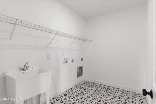 3924 Watersail Dr Unit 88, Wilmington, NC 28409 - laundry area featuring hookup for a gas dryer, hookup for an electric dryer, light floors, hookup for a washing machine, and baseboards