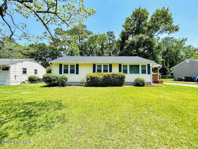 502 Dogwood Ln, Jacksonville, NC 28540 - view of front facade with a front lawn