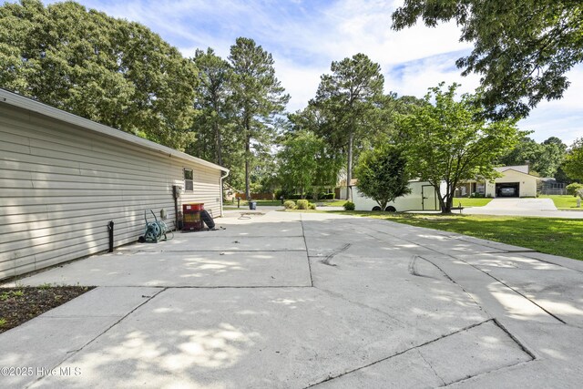 716 Shadowridge Rd, Jacksonville, NC 28546 - view of patio / terrace