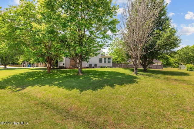 815 Gadwell Loop, Jacksonville, NC 28540 - view of yard