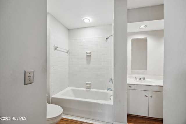 7 Prichard Ln, Pinehurst, NC 28374 - full bath with toilet, wood finished floors, washtub / shower combination, and vanity