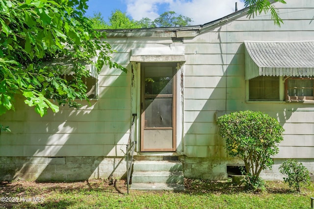 1704 Charlotte Ave, Kinston, NC 28501 - view of property entrance