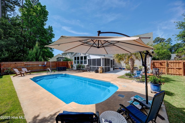 4029 Berberis Way, Wilmington, NC 28412 - view of swimming pool featuring a patio area and a sunroom