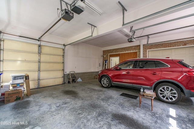 315 Thomas Pl, Washington, NC 27889 - garage with a garage door opener