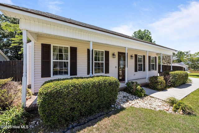 119 Cobblestone Trl, Jacksonville, NC 28546 - view of front of home featuring a porch