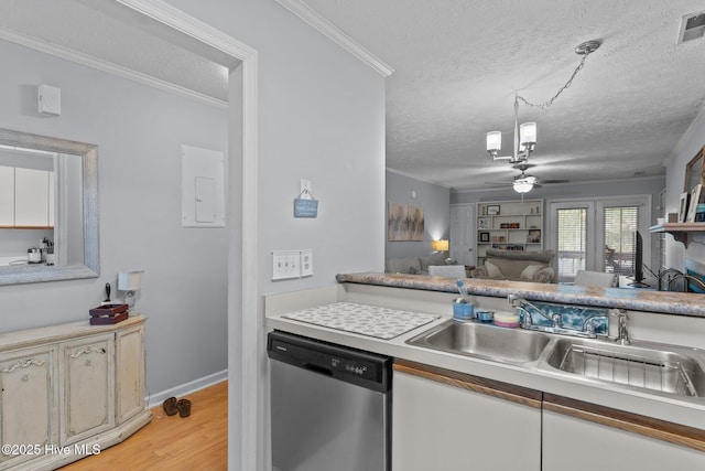1825 Savannah Ct Unit D3, Wilmington, NC 28403 - kitchen featuring dishwasher, ceiling fan, light wood finished floors, a textured ceiling, and a sink