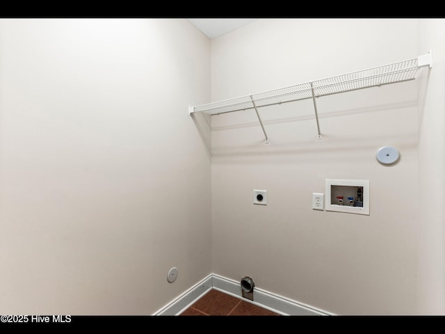 822 Lambrook Dr, Wilmington, NC 28411 - laundry area featuring hookup for a washing machine, gas dryer hookup, baseboards, dark tile patterned flooring, and hookup for an electric dryer