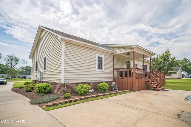 6428 Salem Ridge Dr, Grifton, NC 28530 - view of front of property featuring ceiling fan, crawl space, stairs, and driveway