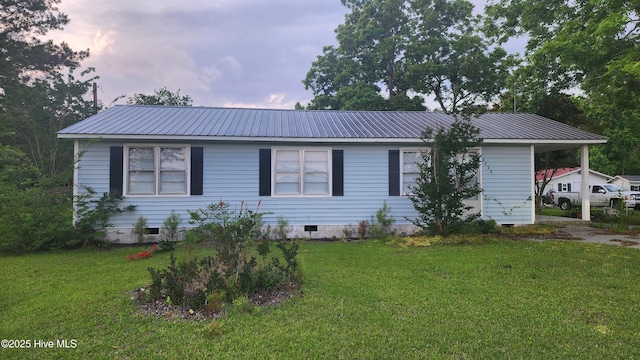 2720 Loop Rd, Loris, SC 29569 - ranch-style home with crawl space, a front lawn, and metal roof