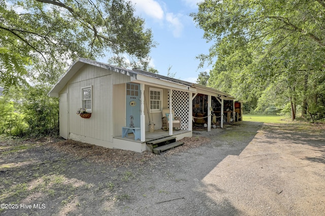 353 Old Savannah Rd, Burgaw, NC 28425 - view of side of home