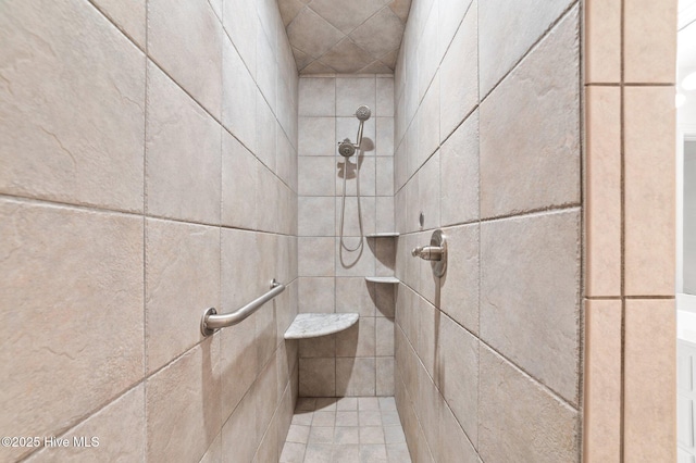 809 Greenbriar Rd, Kinston, NC 28501 - bathroom with tiled shower
