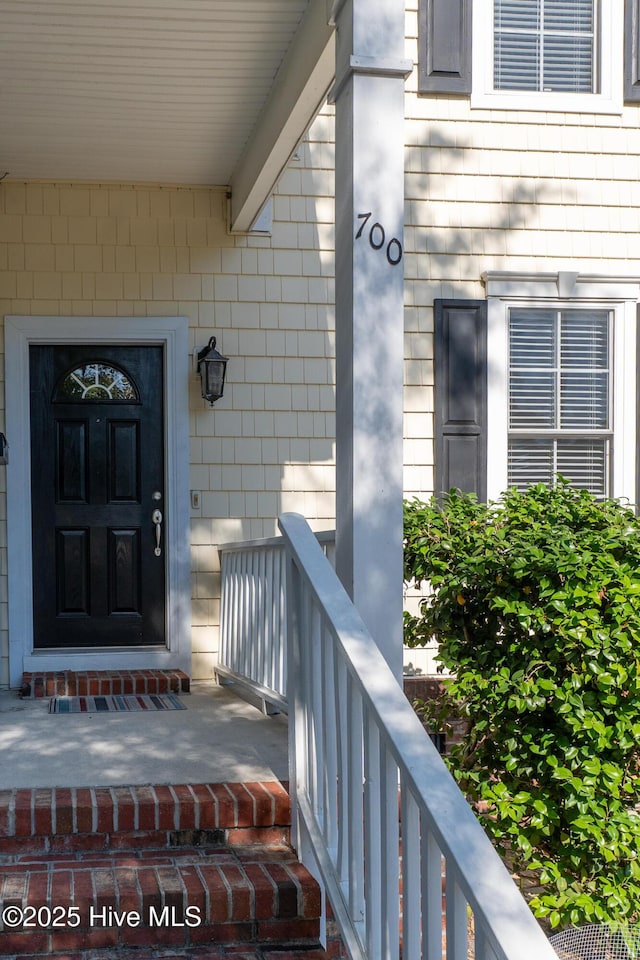 700 S 3rd St, Wilmington, NC 28401 - view of exterior entry featuring covered porch