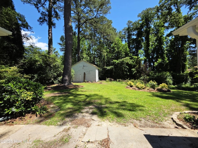 1700 Green Springs Rd, New Bern, NC 28560 - view of grassy yard featuring an outdoor structure