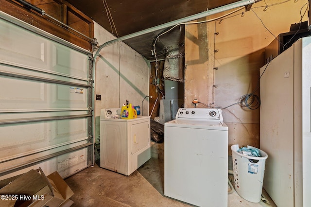 143 Ballard St, Chocowinity, NC 27817 - laundry area with washing machine and dryer