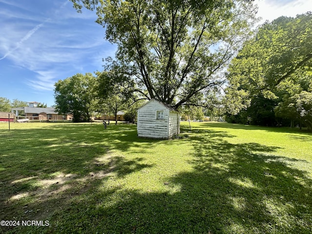 114 Rhodes Ave, Windsor, NC 27983 - view of grassy yard