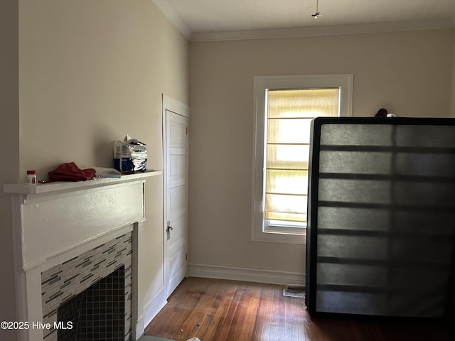 106 W Barrett St, Carthage, NC 28327 - interior space with plenty of natural light, ornamental molding, dark wood-style flooring, and baseboards