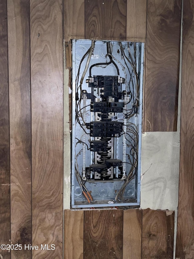 512 Walton Ln, Tyner, NC 27980 - utilities featuring electric panel
