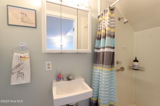 1116 E Ft Macon Rd, Atlantic Beach, NC 28512 - full bath featuring a sink and a shower with shower curtain