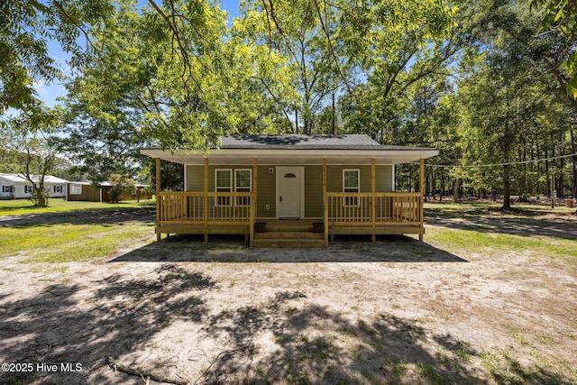 10378 Neuse Rd, Grantsboro, NC 28529 - view of front of property featuring covered porch and roof with shingles
