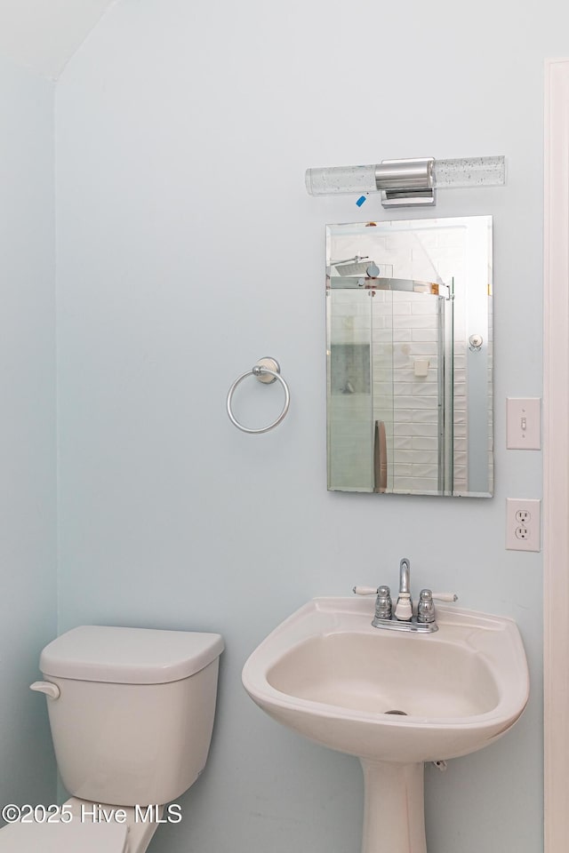 102 Plantation Rd, Goldsboro, NC 27530 - bathroom with toilet and a sink